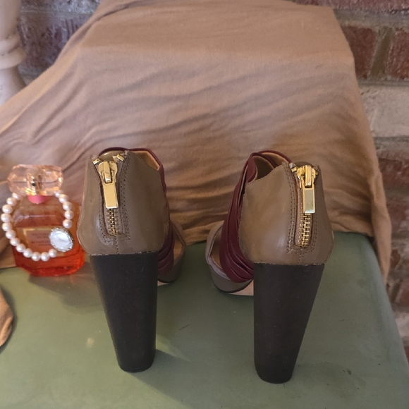 Charles David Red and Tan Platform Heels - Picture 10 of 14